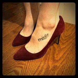 Ann Taylor suede pumps :)